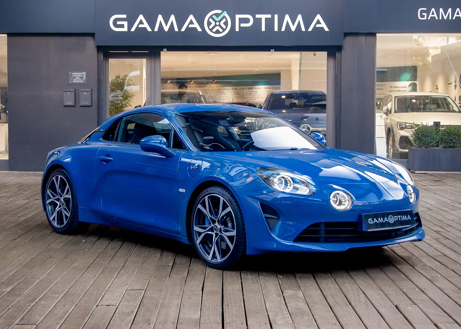 Alpine A110 azul entregado por Gama Óptima