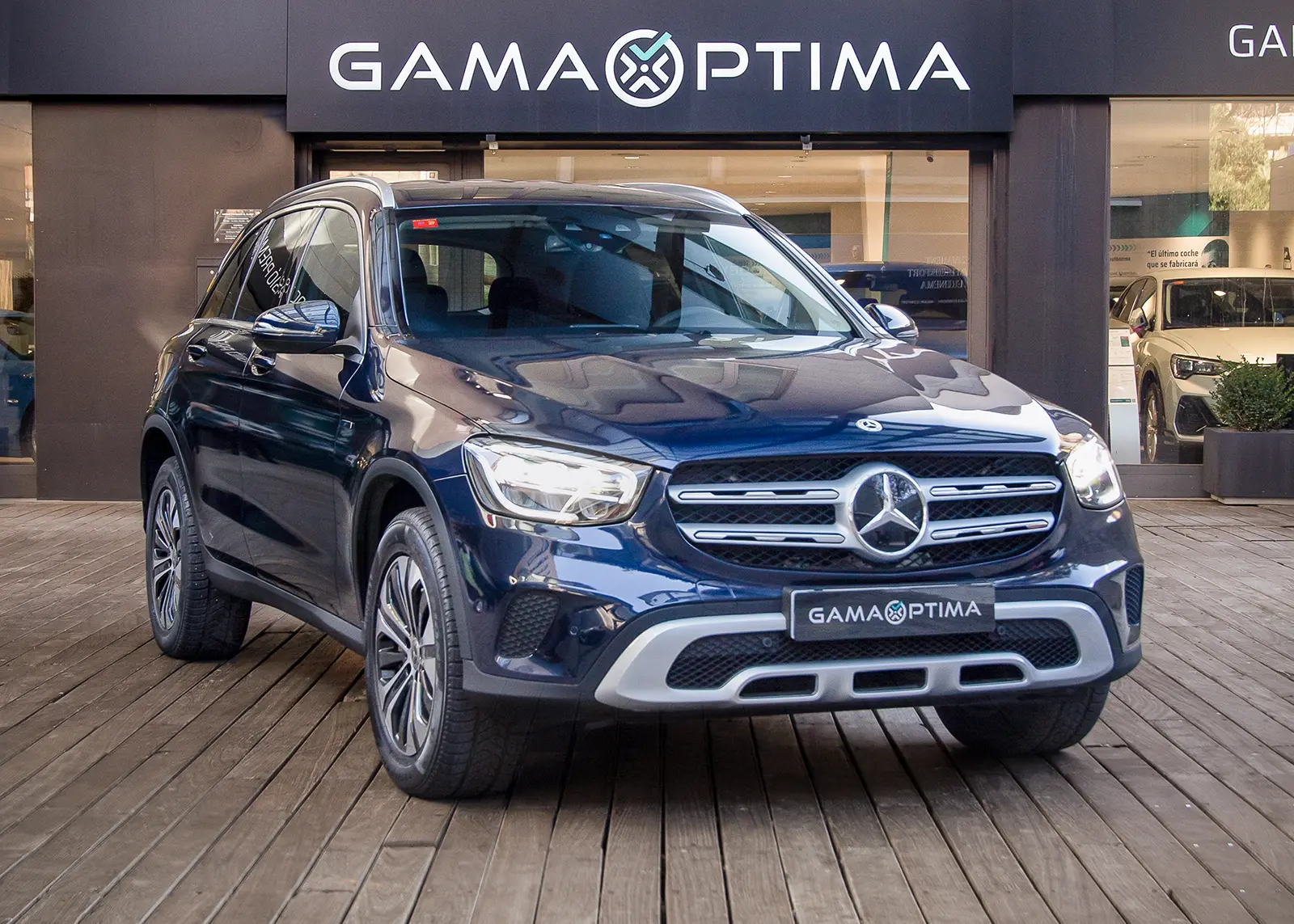 Mercedes-Benz GLC 300e Hybrid 4Matic entregado por Gama Óptima